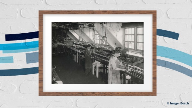 1920s factory assembly line