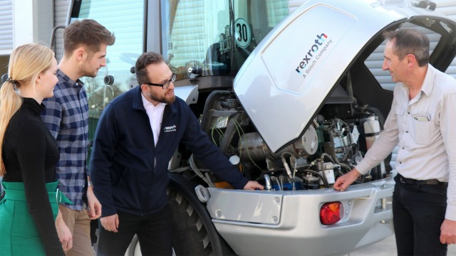 Training hydraulic fluids